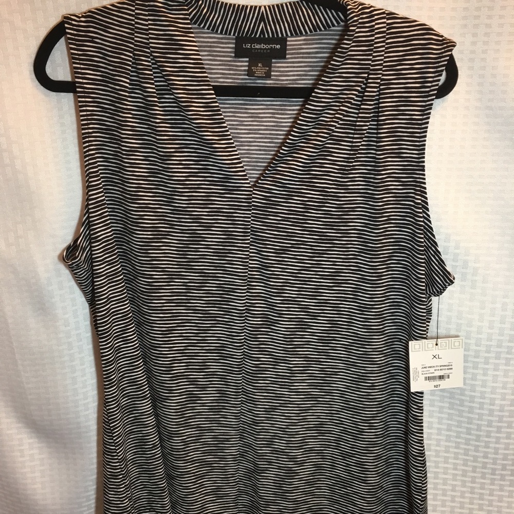 Liz Claiborne Sleeveless top❤️